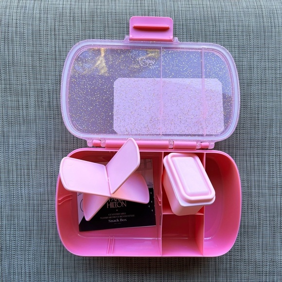 Paris Hilton Light Pink Version Bento Snack Box Lunchbox & Gift With Purchase - Picture 6 of 12